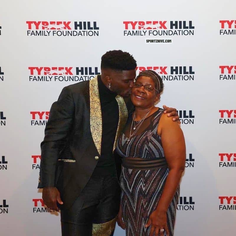 Tyreek Hill with his mom, Anesha