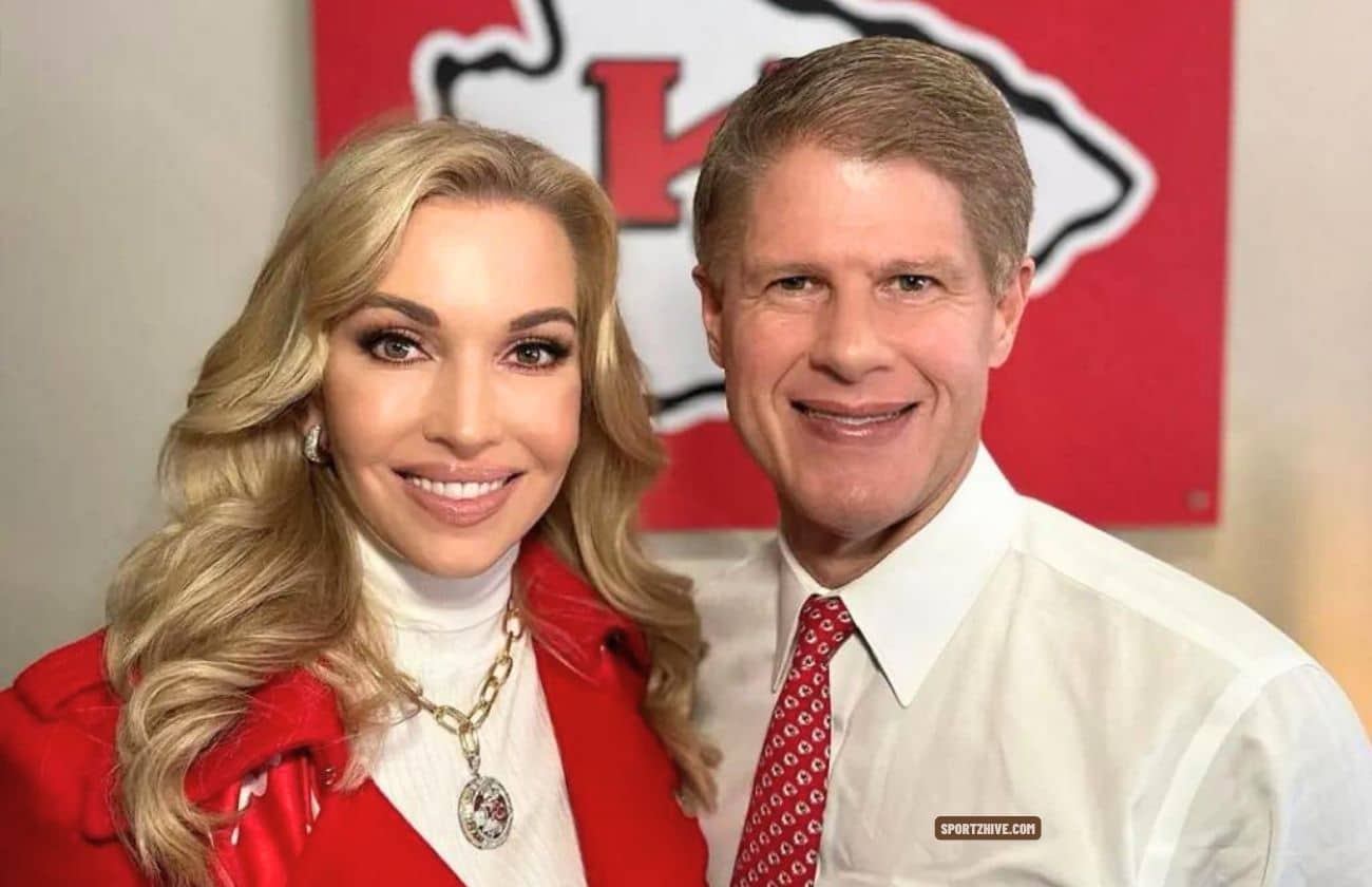 Meet Clark Hunt's wife, Tavia Shackles: A Look Inside the Chiefs Owner ...